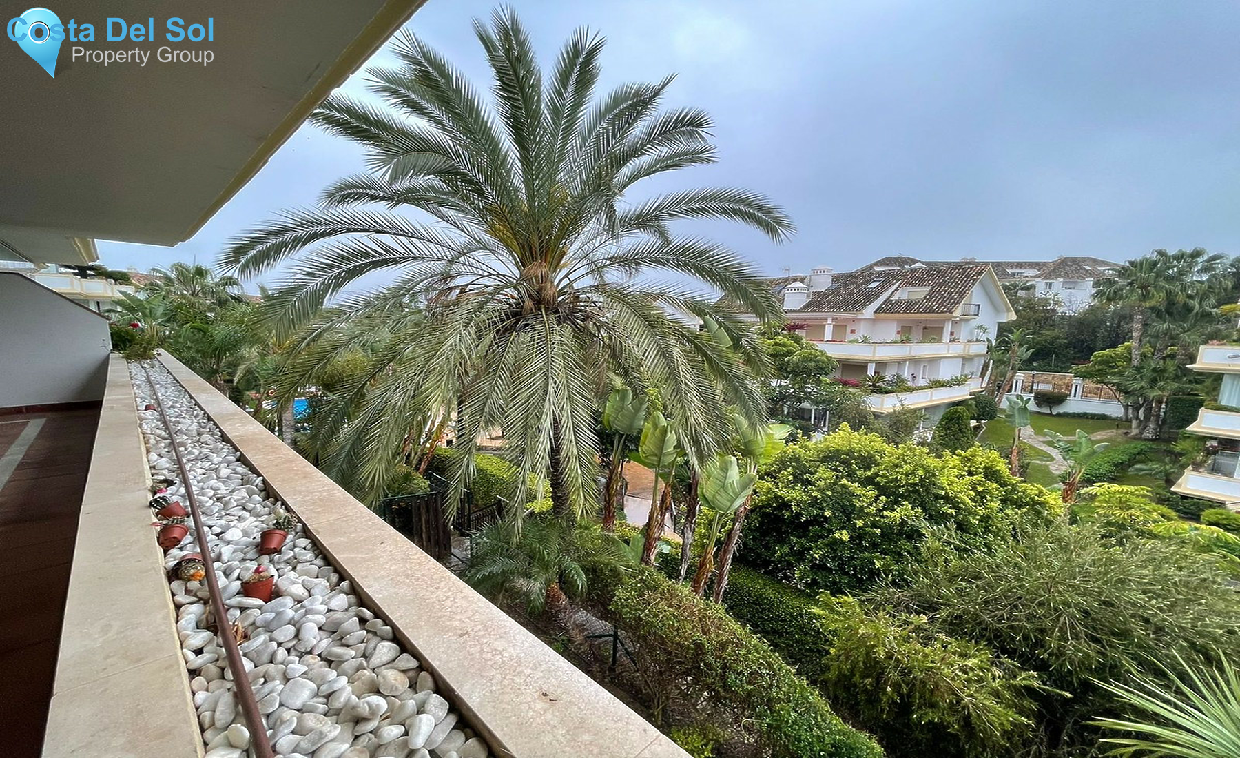 Middle Floor Apartment in The Golden Mile-1556864