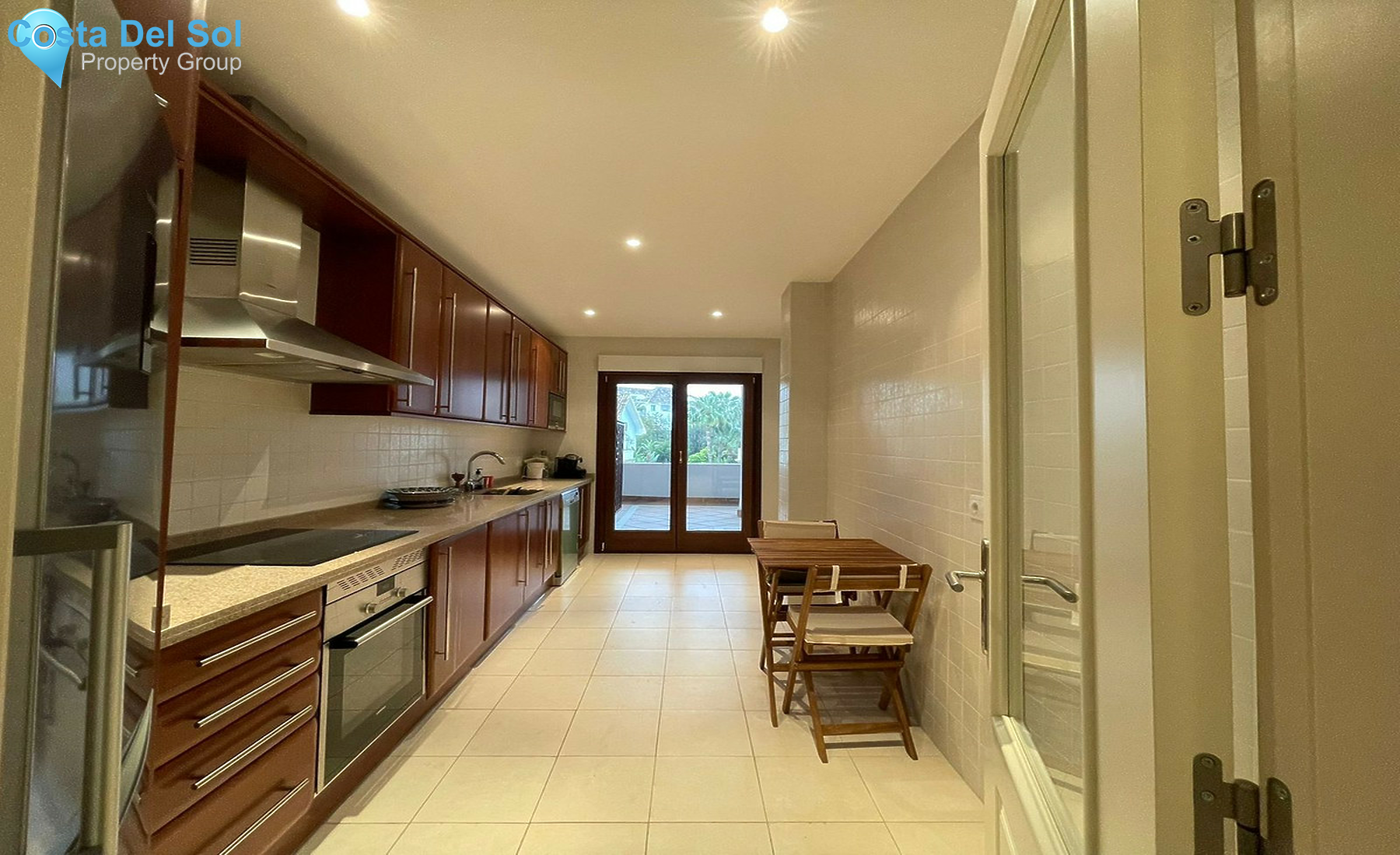 Middle Floor Apartment in The Golden Mile-1556865