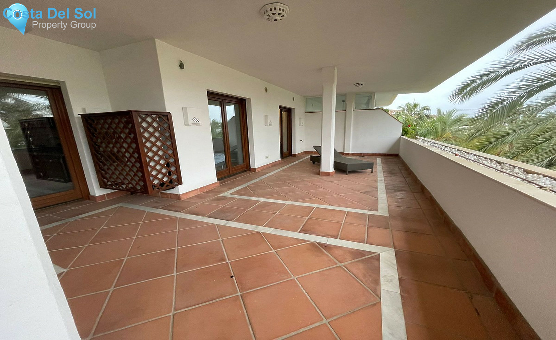 Middle Floor Apartment in The Golden Mile-1556867