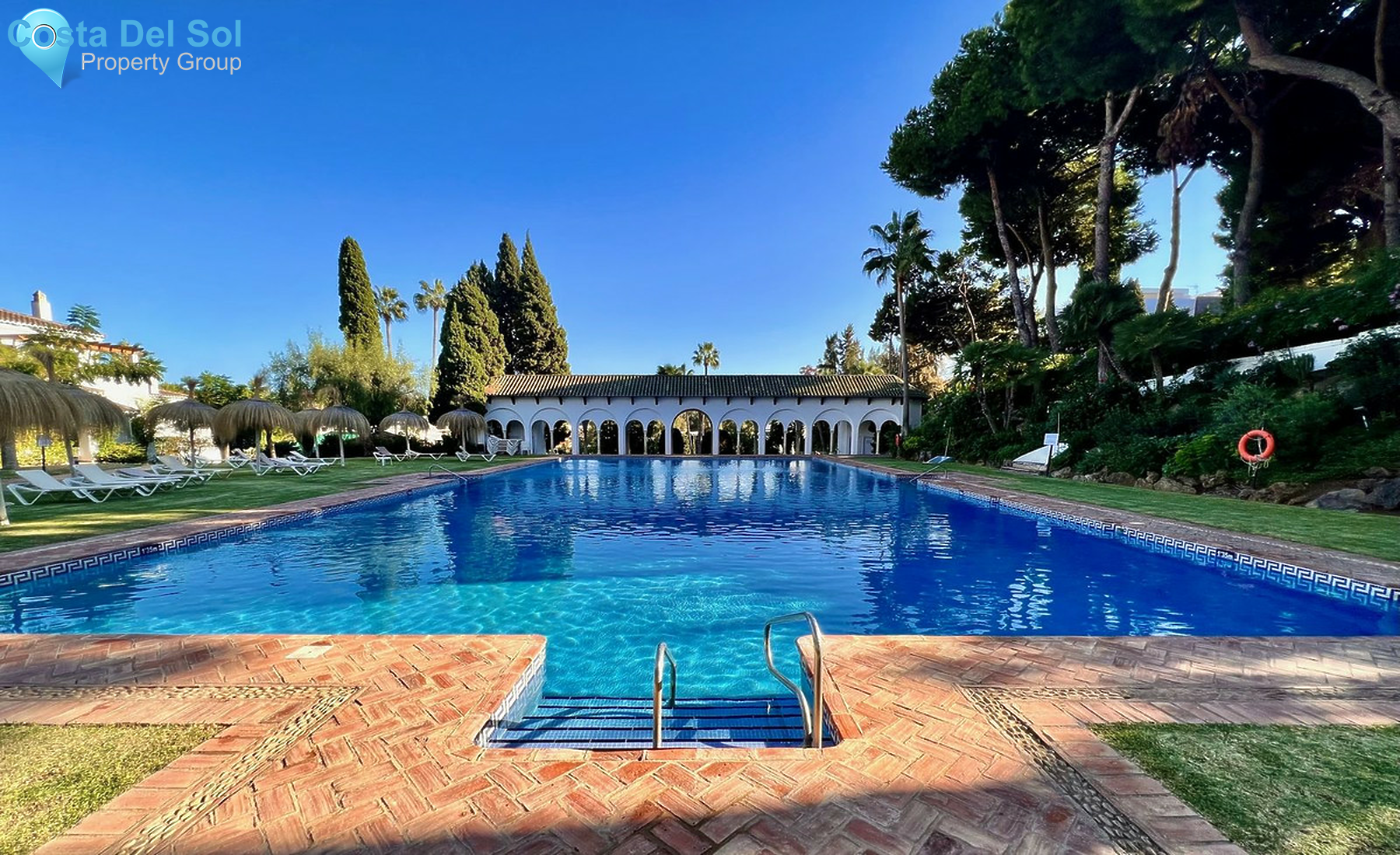 Middle Floor Apartment in The Golden Mile-1561175