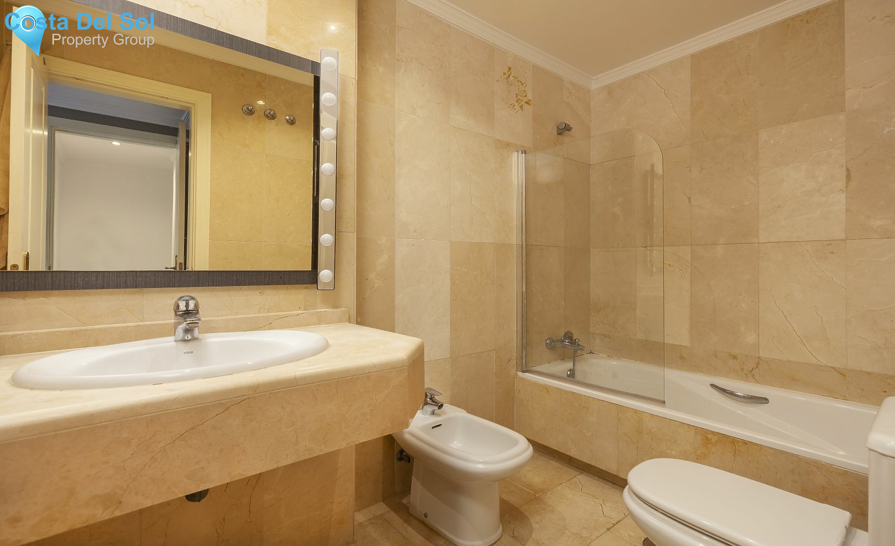 Middle Floor Apartment in The Golden Mile-1126649