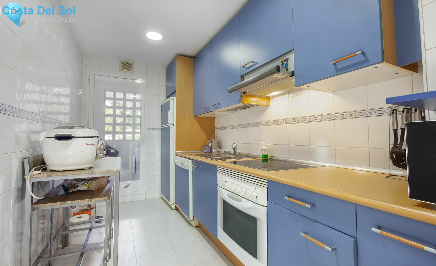 Middle Floor Apartment in The Golden Mile-1126636