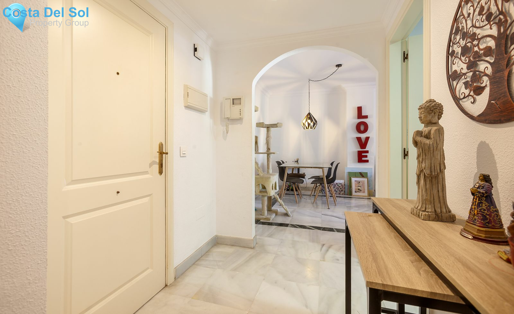 Middle Floor Apartment in The Golden Mile-1126637