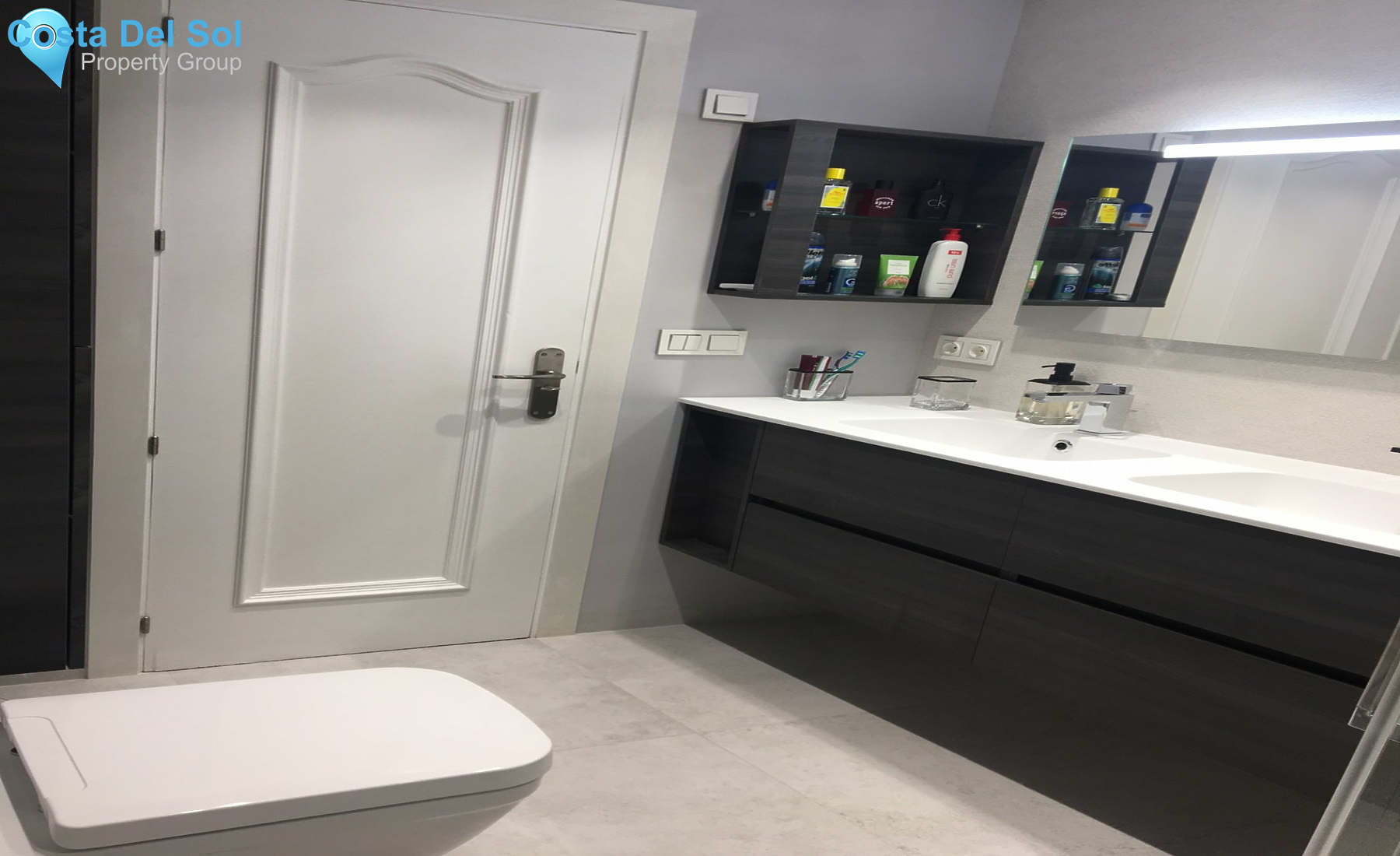 Middle Floor Apartment in The Golden Mile-1126987