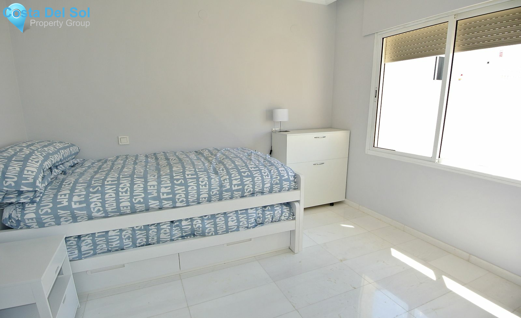 Middle Floor Apartment in The Golden Mile-1126989