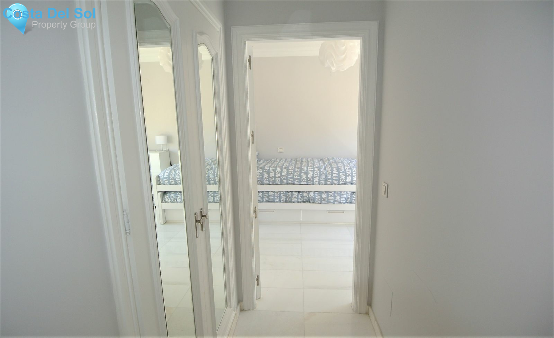 Middle Floor Apartment in The Golden Mile-1126990