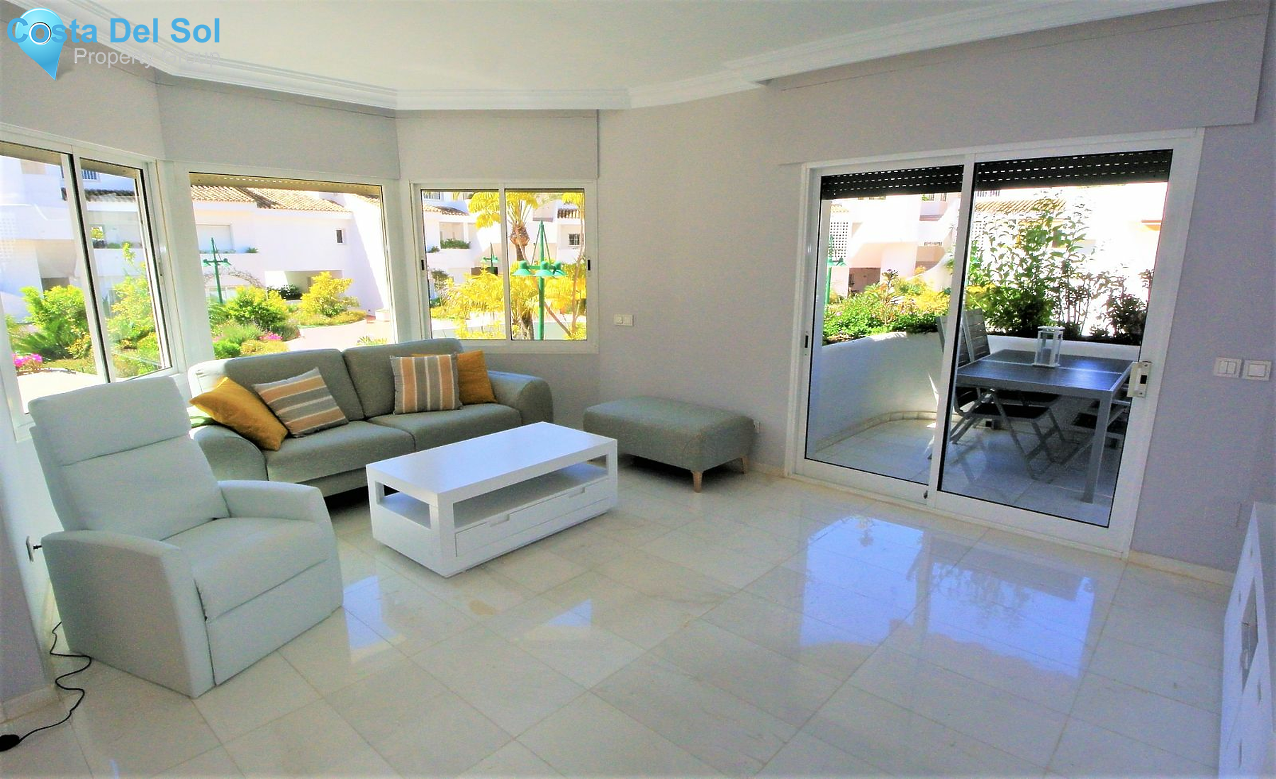 Middle Floor Apartment in The Golden Mile-1126977