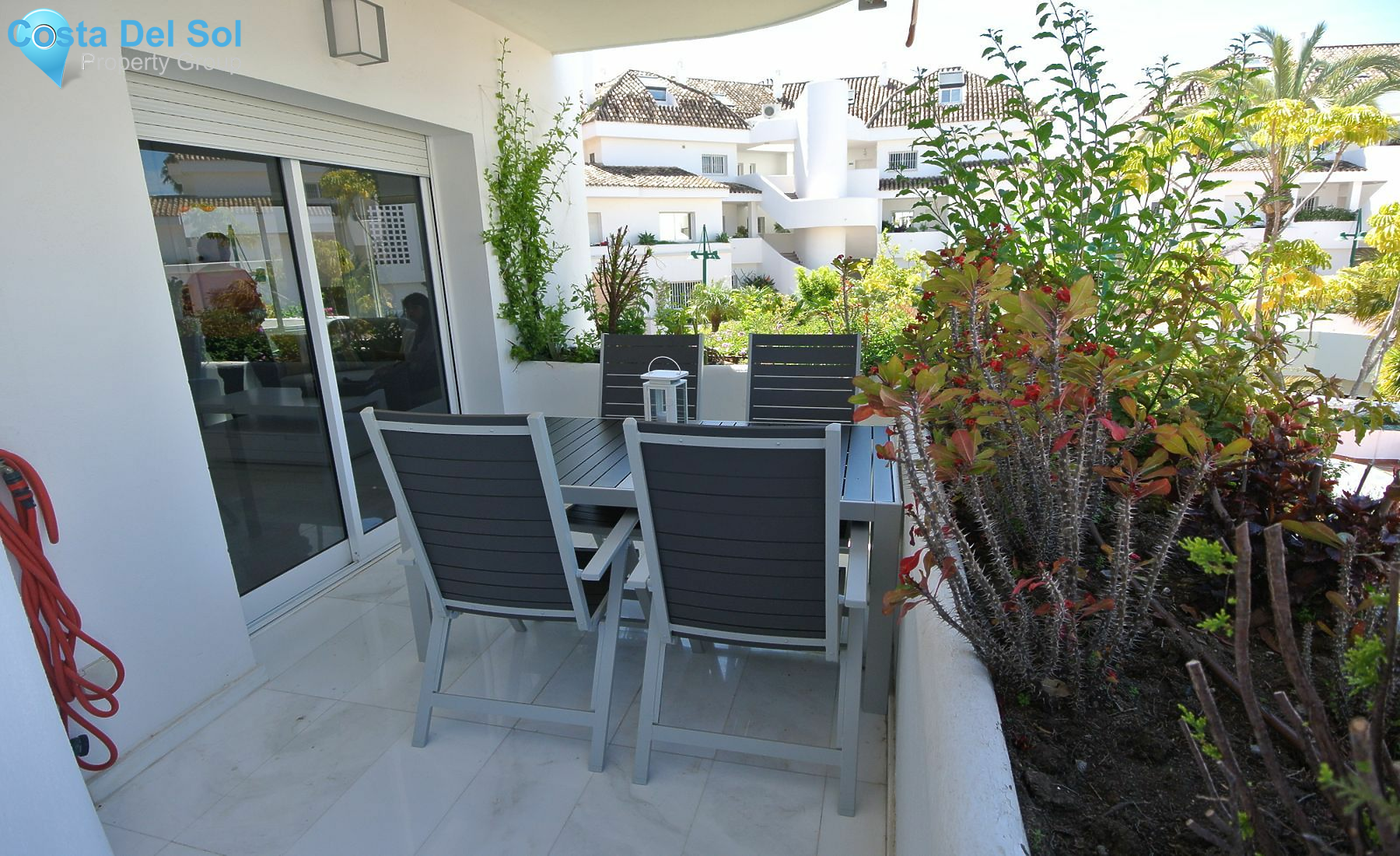 Middle Floor Apartment in The Golden Mile-1126978