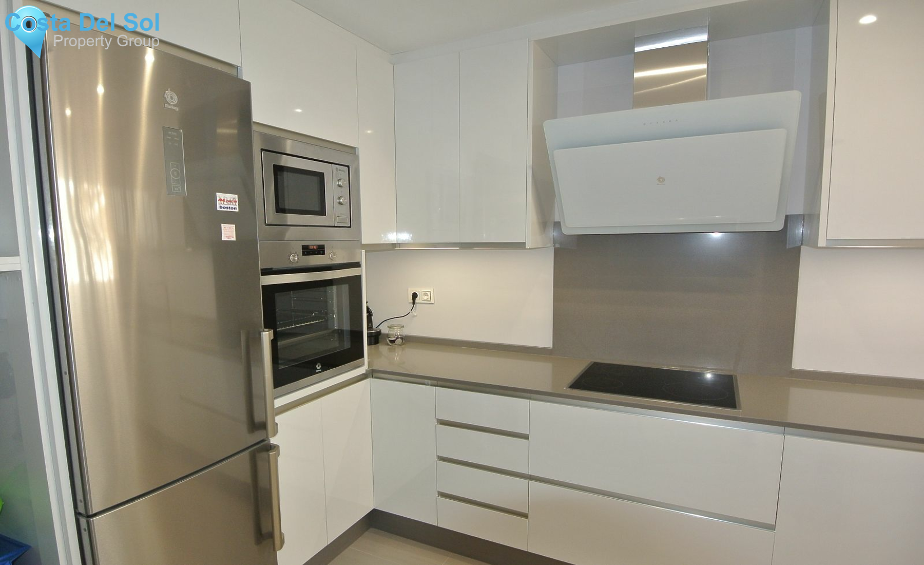 Middle Floor Apartment in The Golden Mile-1126981