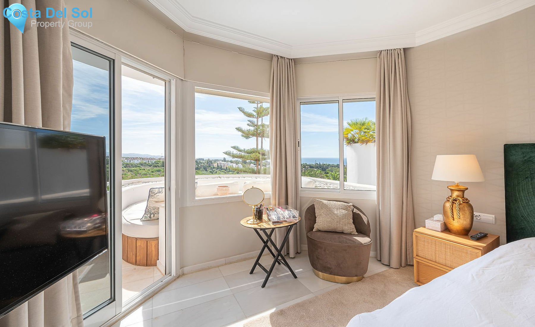 Middle Floor Apartment in The Golden Mile-1139872