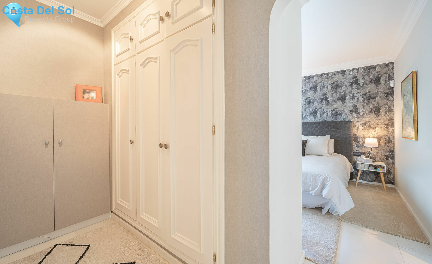 Middle Floor Apartment in The Golden Mile-1139874