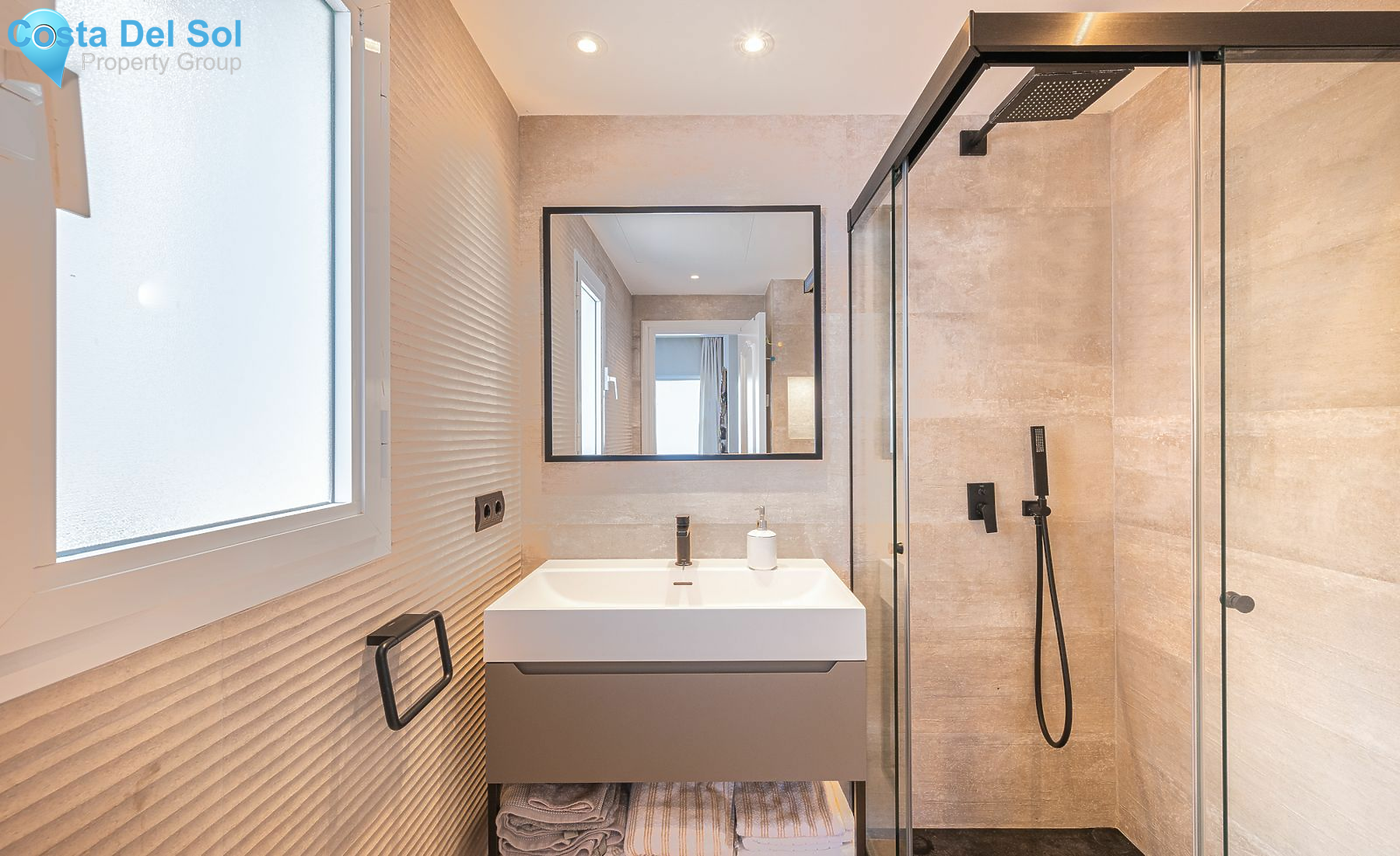 Middle Floor Apartment in The Golden Mile-1139875