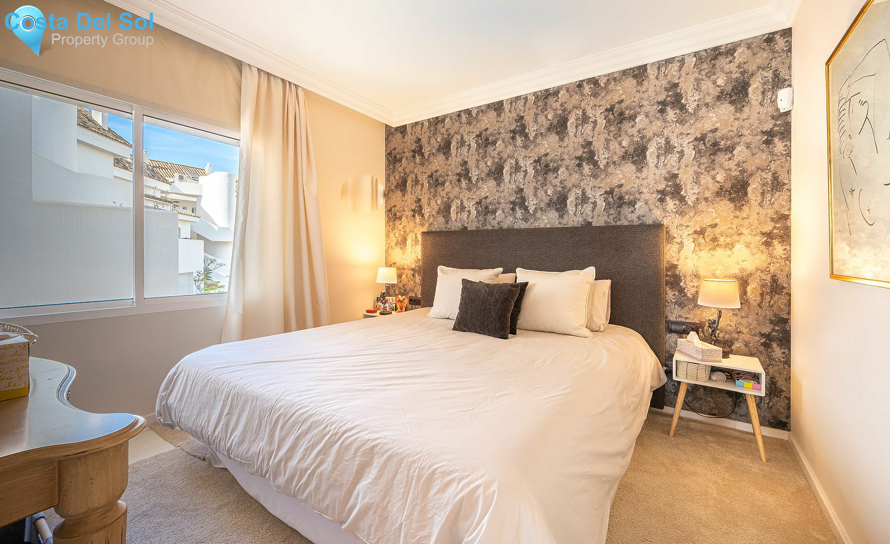 Middle Floor Apartment in The Golden Mile-1139876