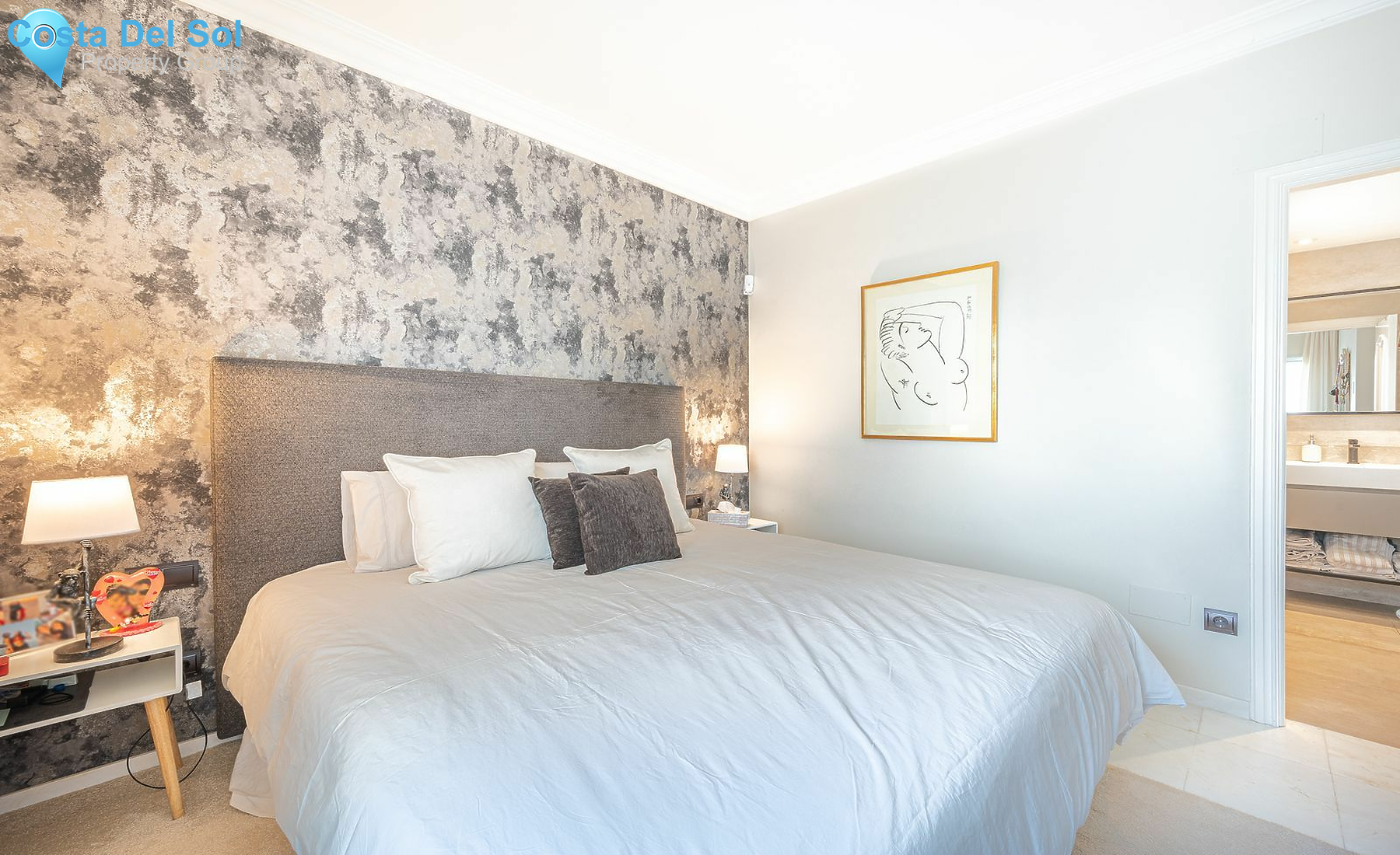 Middle Floor Apartment in The Golden Mile-1139877