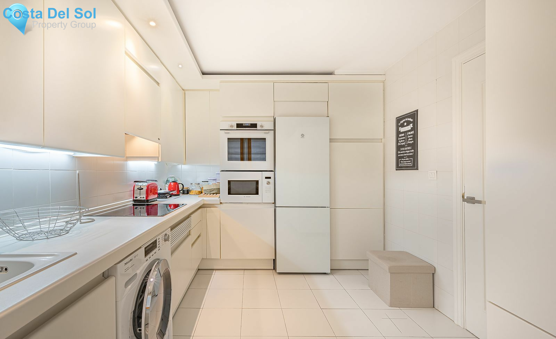 Middle Floor Apartment in The Golden Mile-1139881