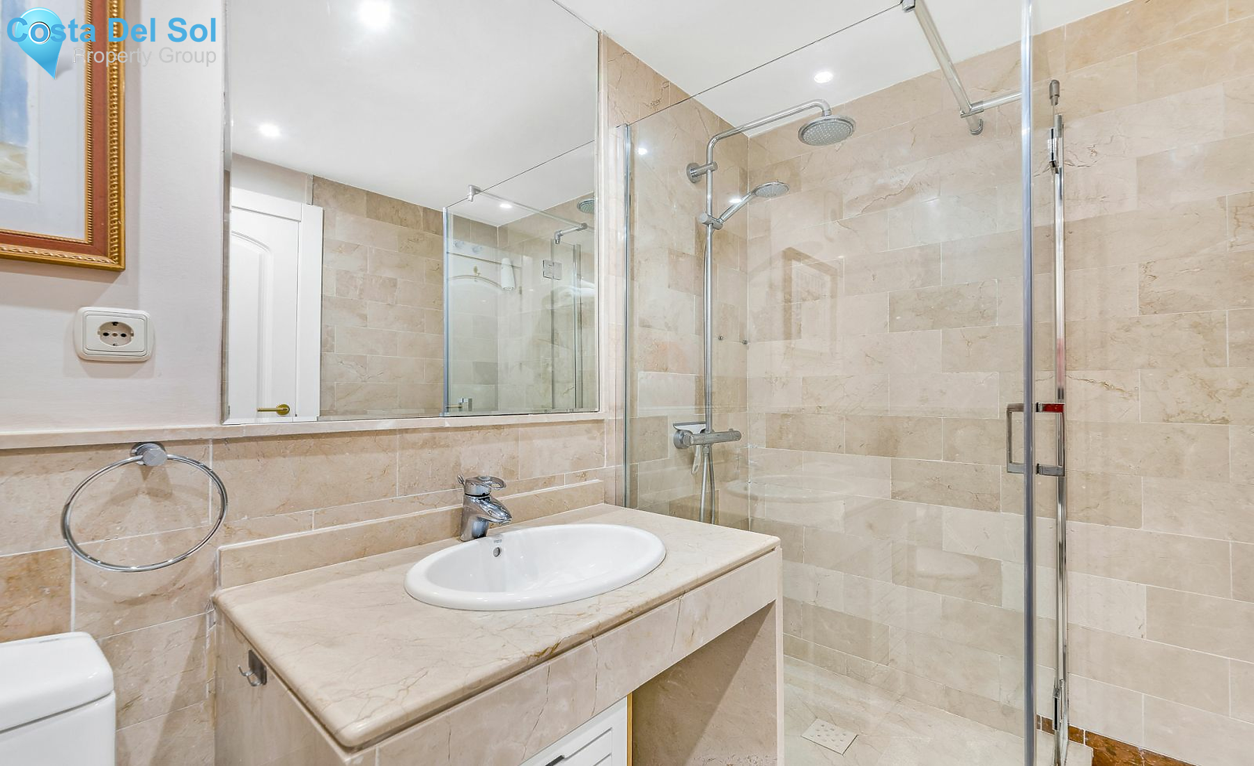 Middle Floor Apartment in The Golden Mile-1146639