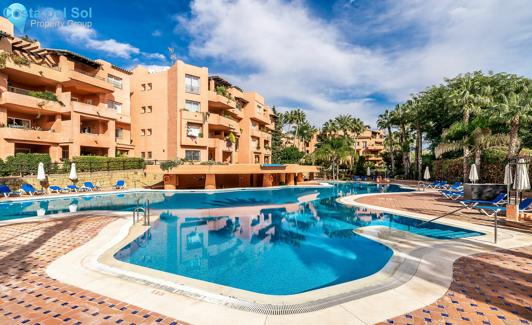 Middle Floor Apartment in The Golden Mile-1146645