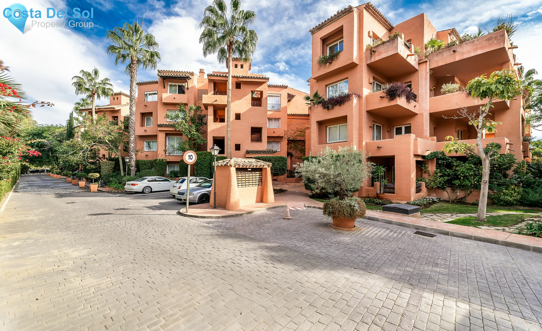 Middle Floor Apartment in The Golden Mile-1146646