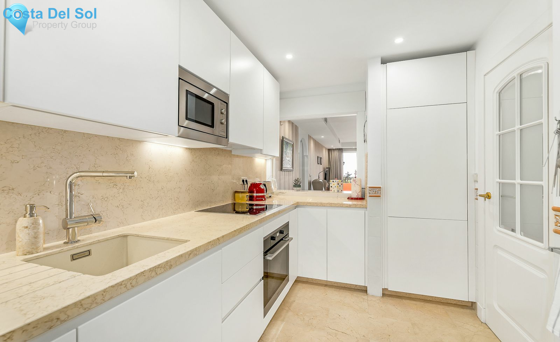 Middle Floor Apartment in The Golden Mile-1146633