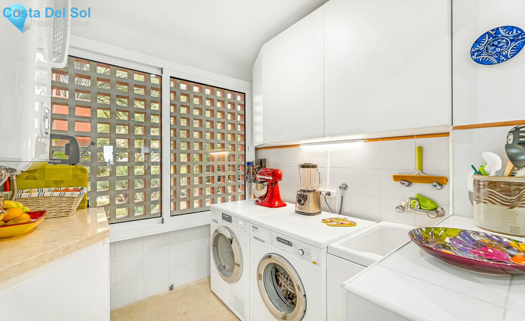 Middle Floor Apartment in The Golden Mile-1146635