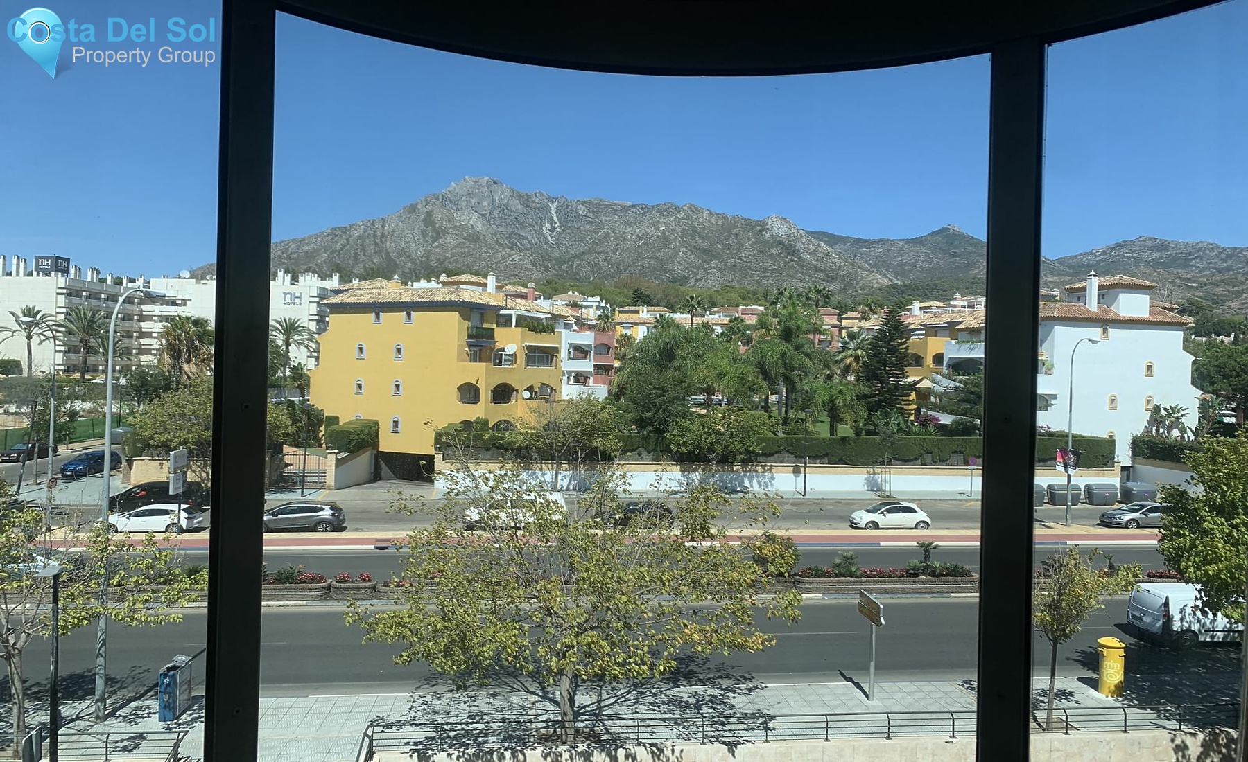 Middle Floor Apartment in The Golden Mile-1161136