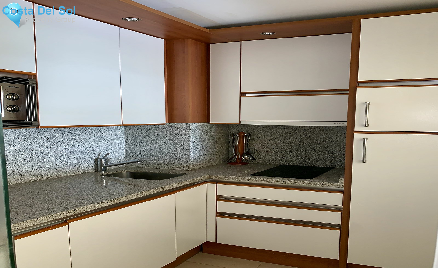 Middle Floor Apartment in The Golden Mile-1161154