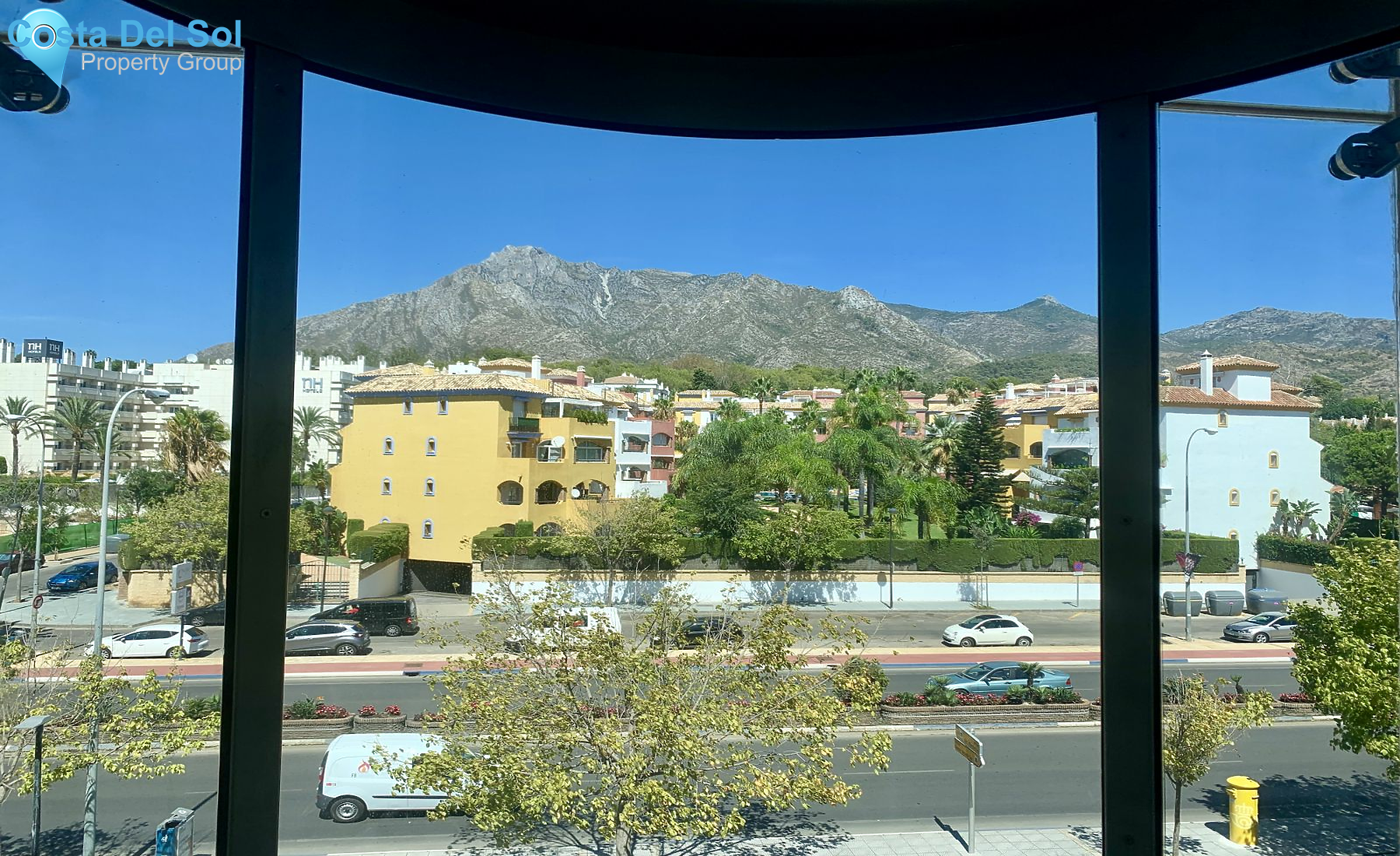 Middle Floor Apartment in The Golden Mile-1161139