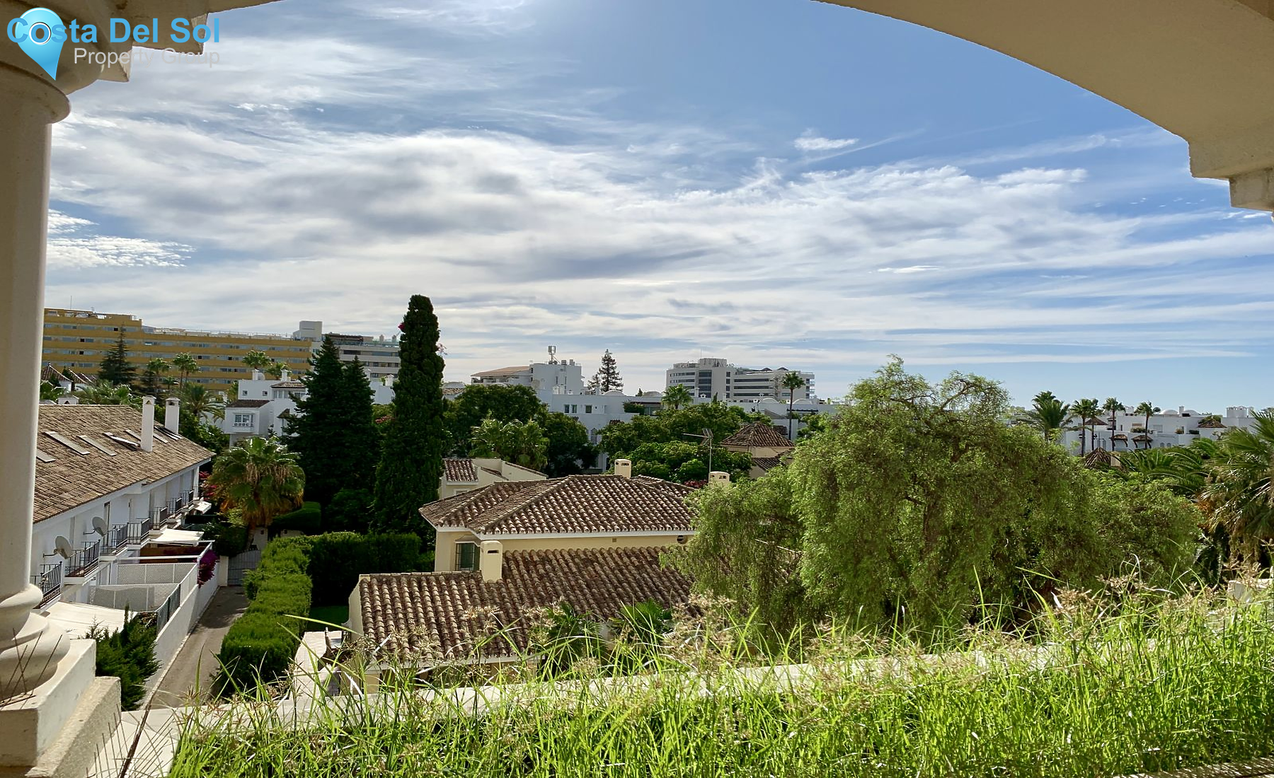 Middle Floor Apartment in The Golden Mile-1161140