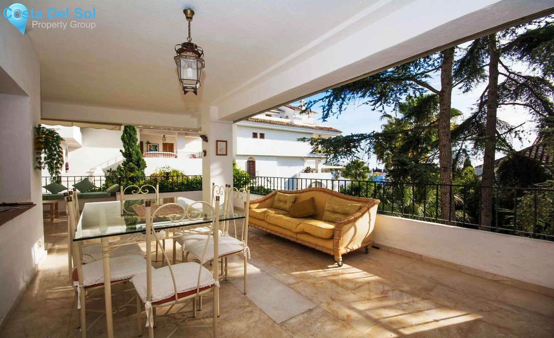 Middle Floor Apartment in The Golden Mile-1178670