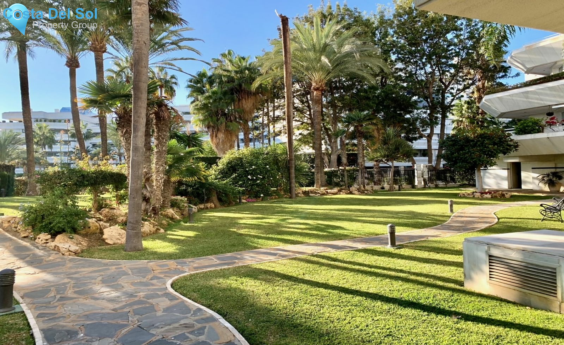 Middle Floor Apartment in The Golden Mile-1180054