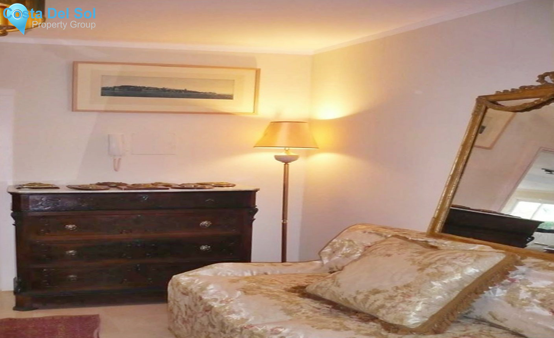 Middle Floor Apartment in The Golden Mile-1231282