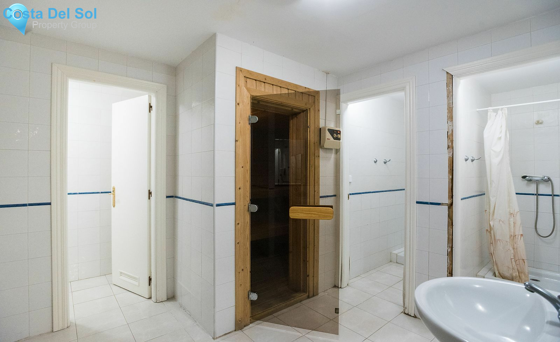 Middle Floor Apartment in The Golden Mile-1420356