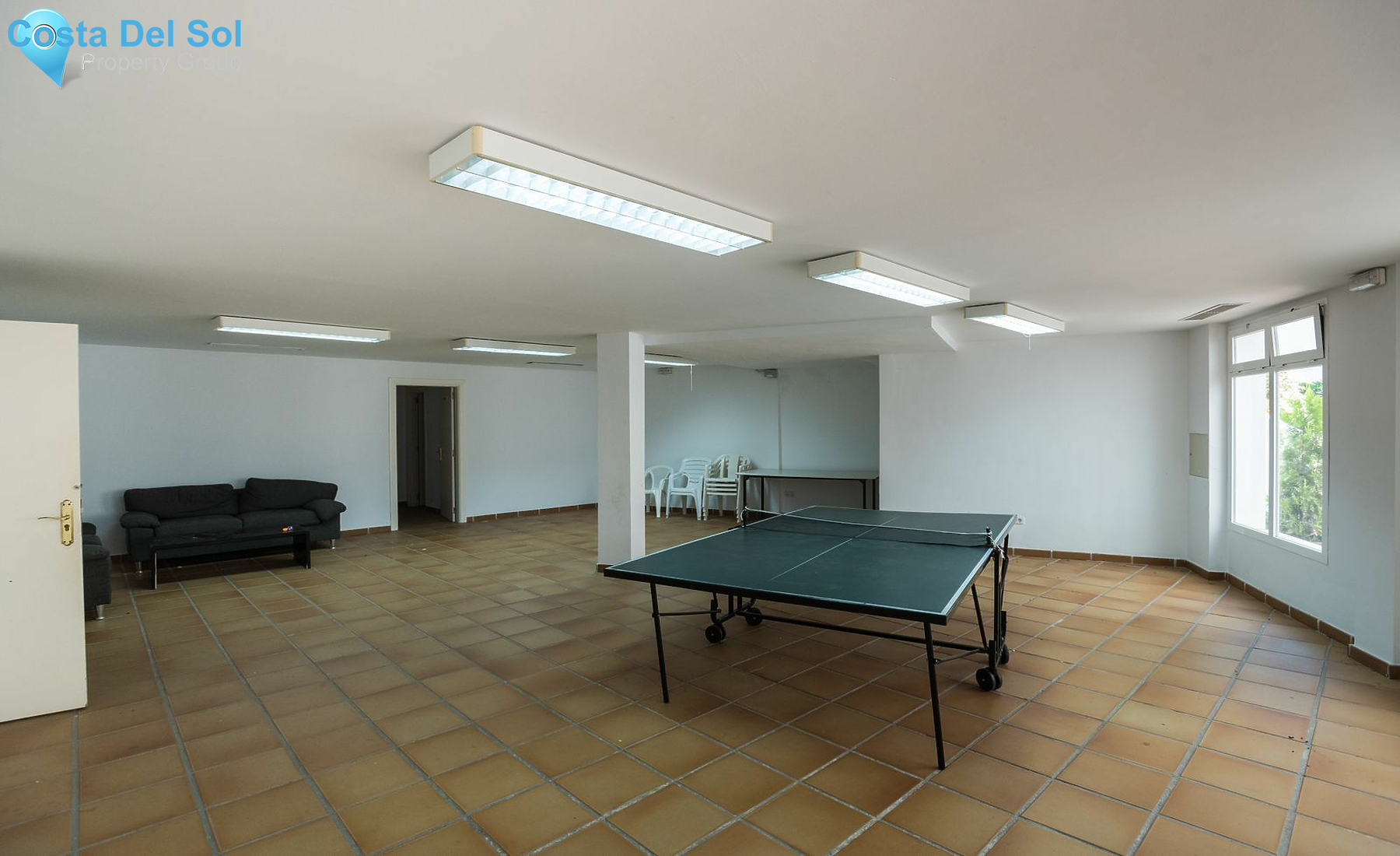 Middle Floor Apartment in The Golden Mile-1420359