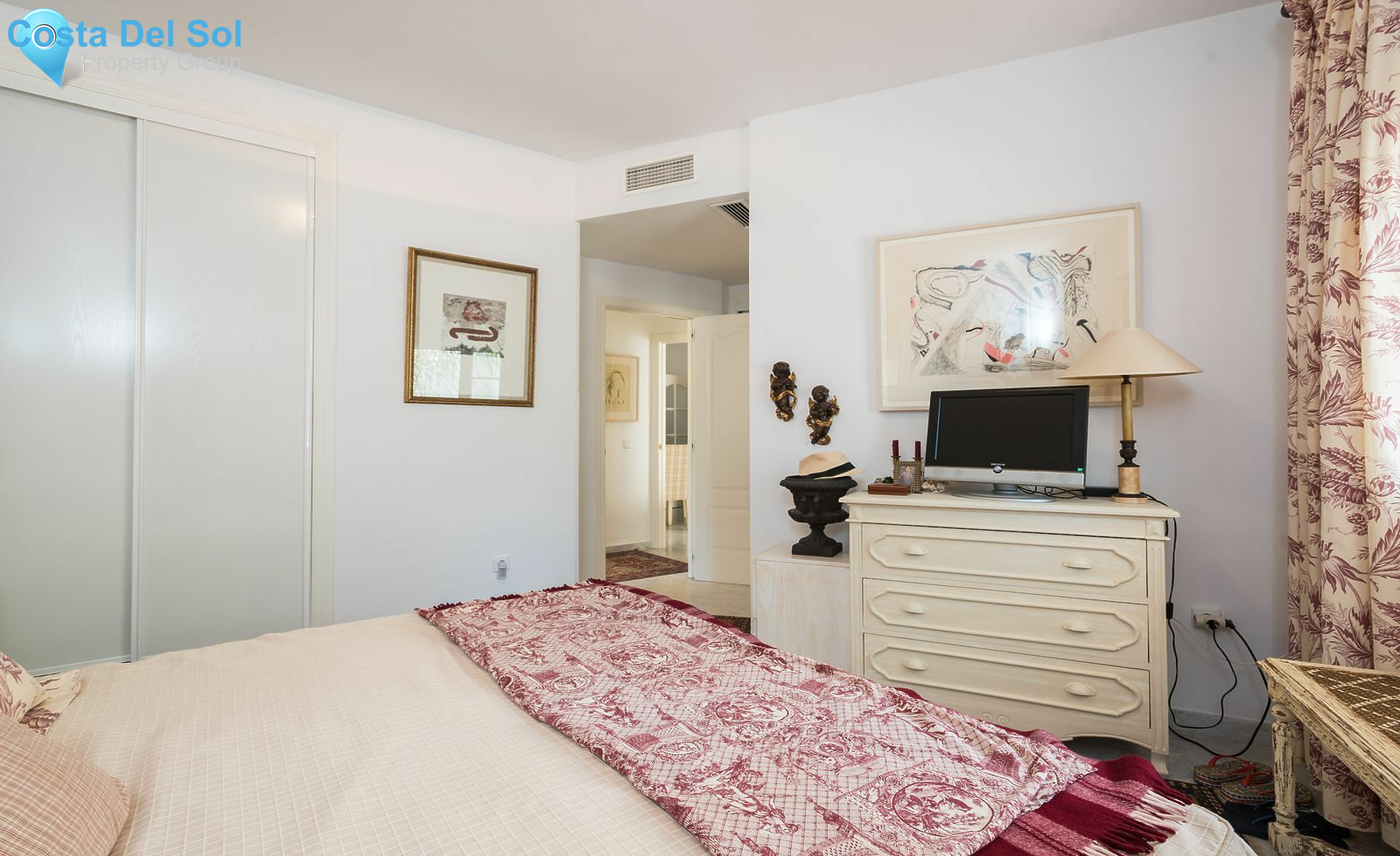 Middle Floor Apartment in The Golden Mile-1420353