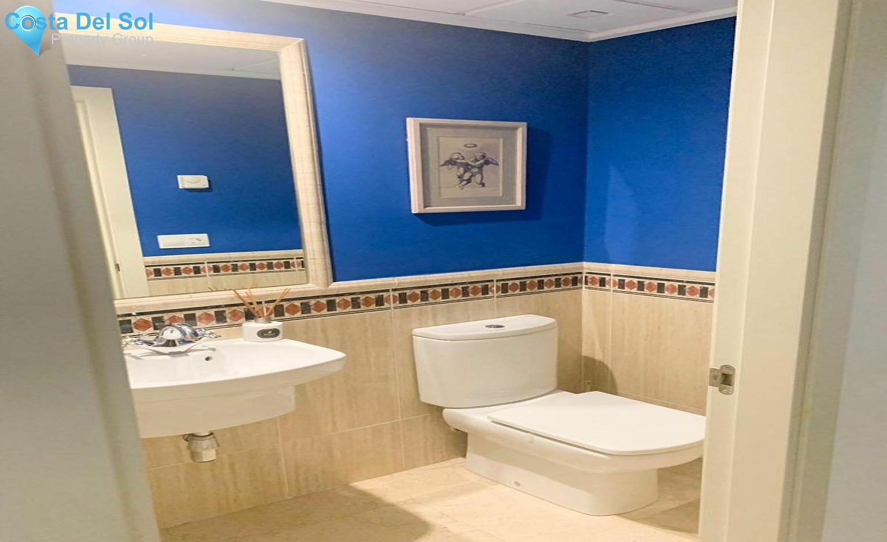 Middle Floor Apartment in The Golden Mile-1483909