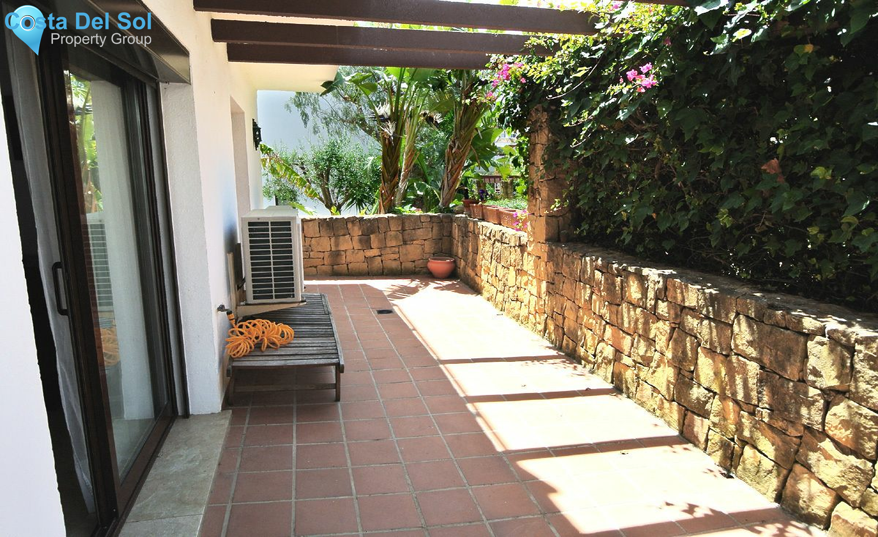 Middle Floor Apartment in The Golden Mile-1517740