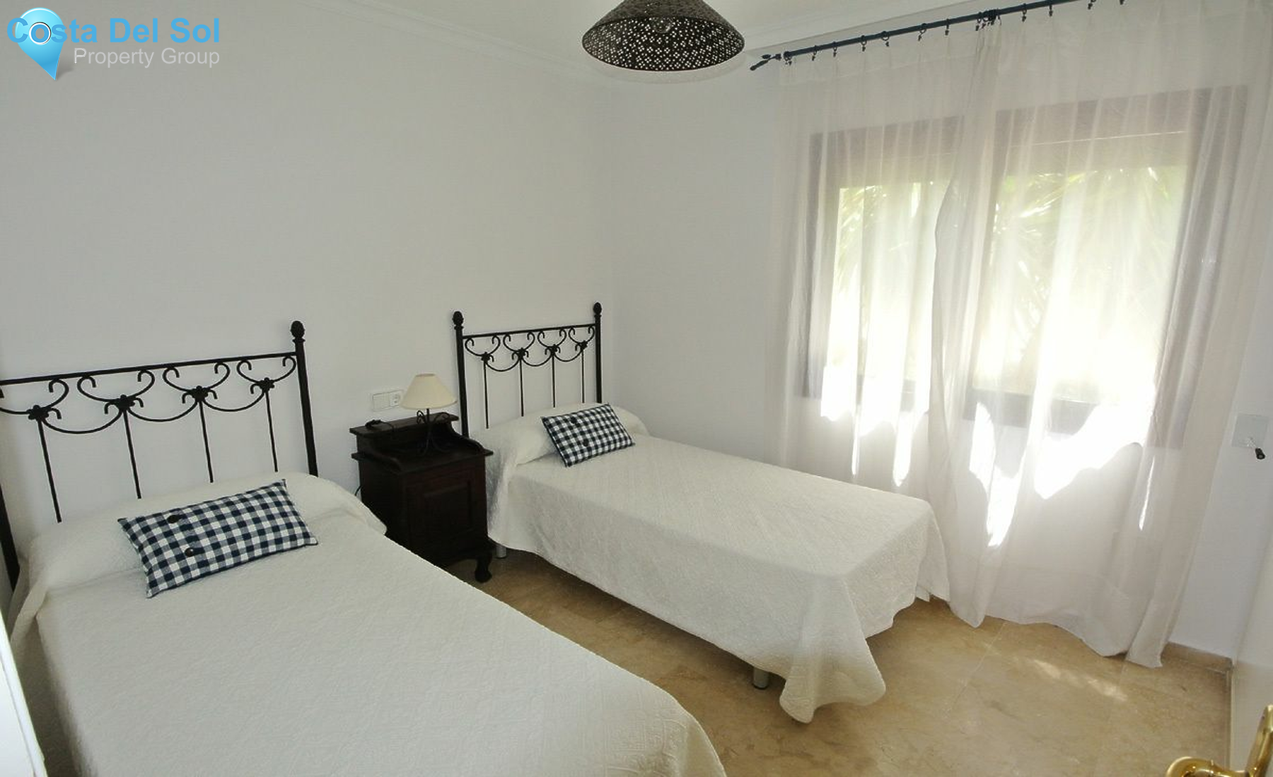 Middle Floor Apartment in The Golden Mile-1517737