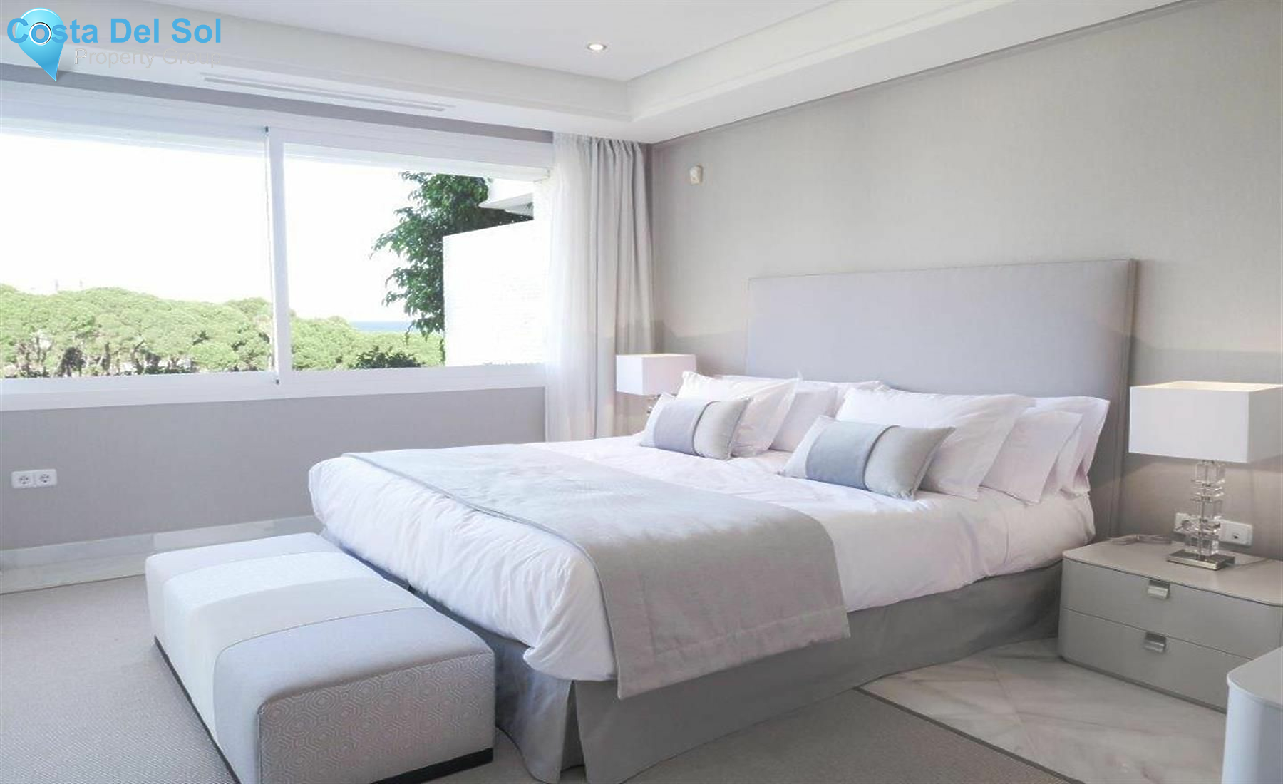 Middle Floor Apartment in The Golden Mile-1546015