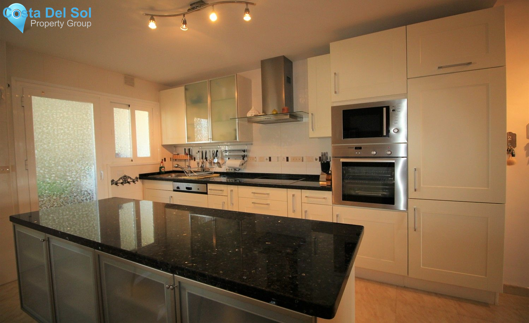 Middle Floor Apartment in Torre del Mar-1400578