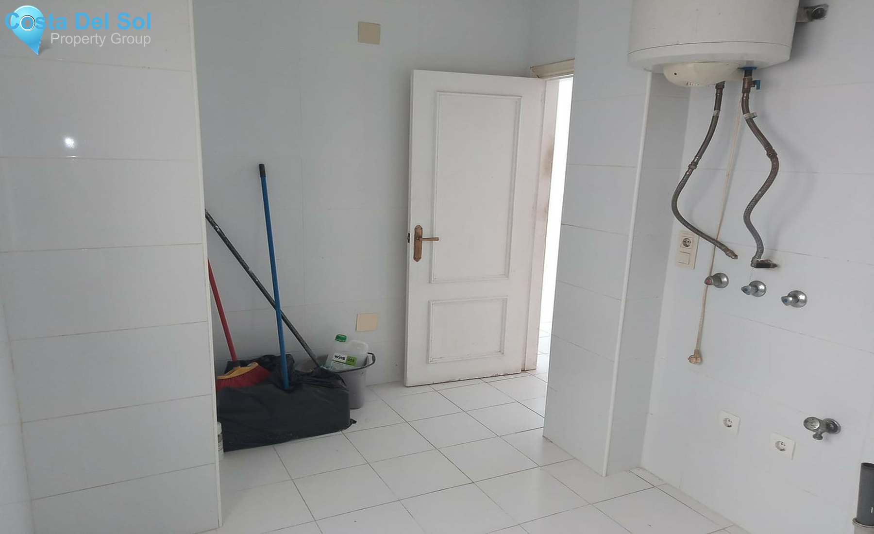 Middle Floor Apartment in Torremolinos Centro-1500236