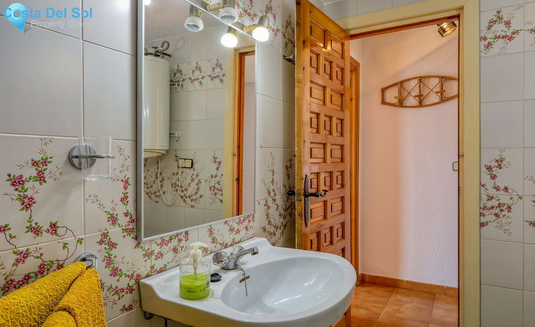 Middle Floor Apartment in Torremolinos-1250311