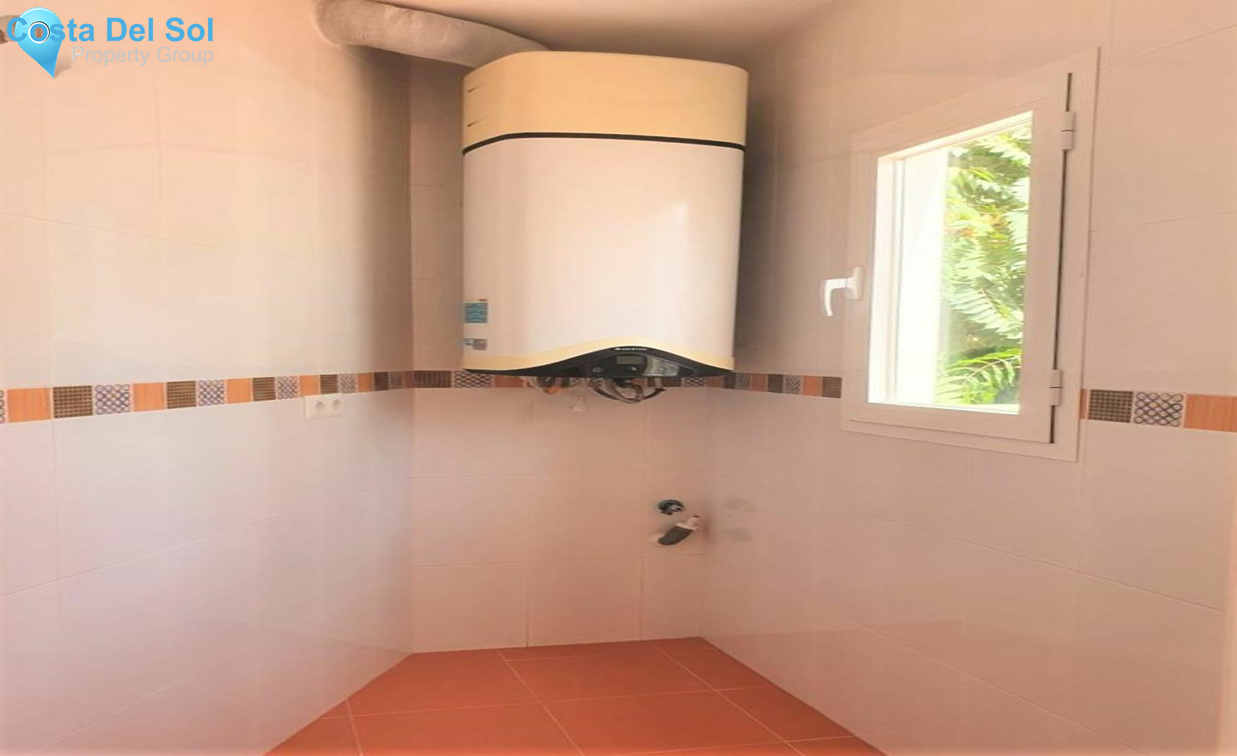 Middle Floor Apartment in Torremolinos-1492104