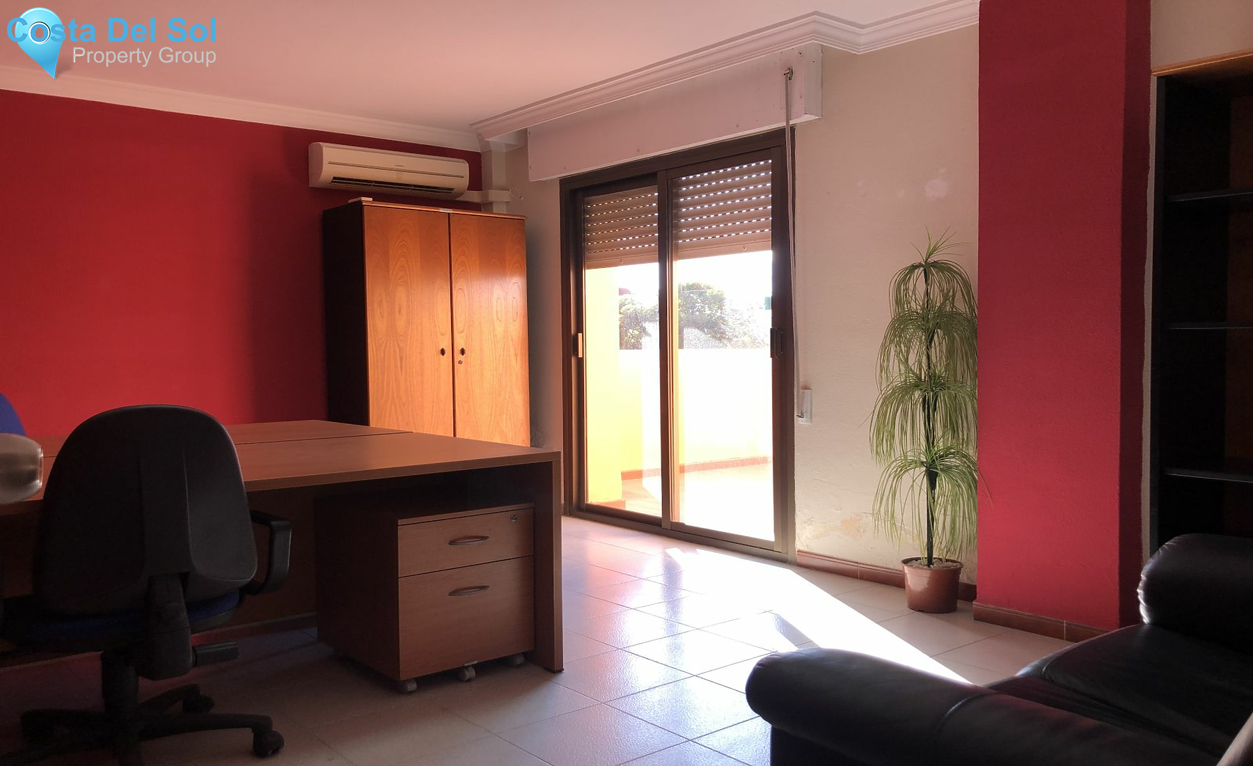Office in San Luis de Sabinillas