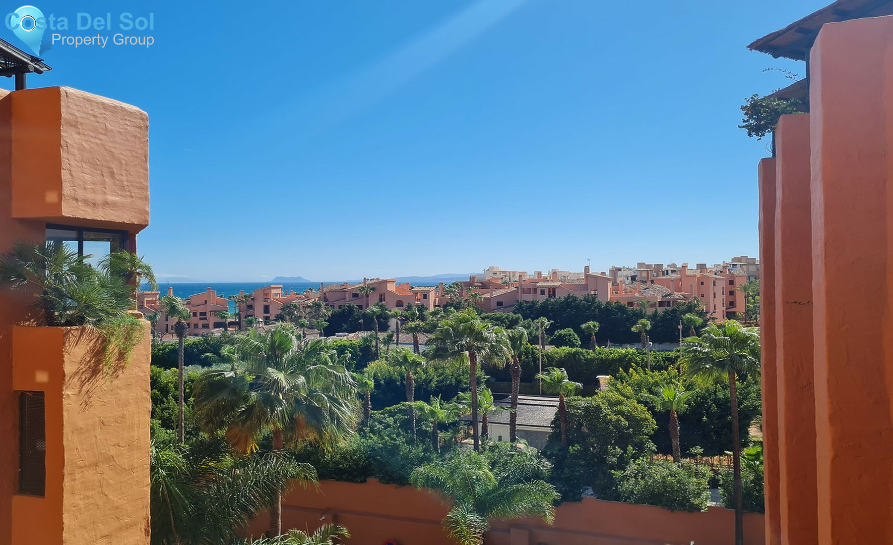 Middle Floor Apartment in Estepona-1403199