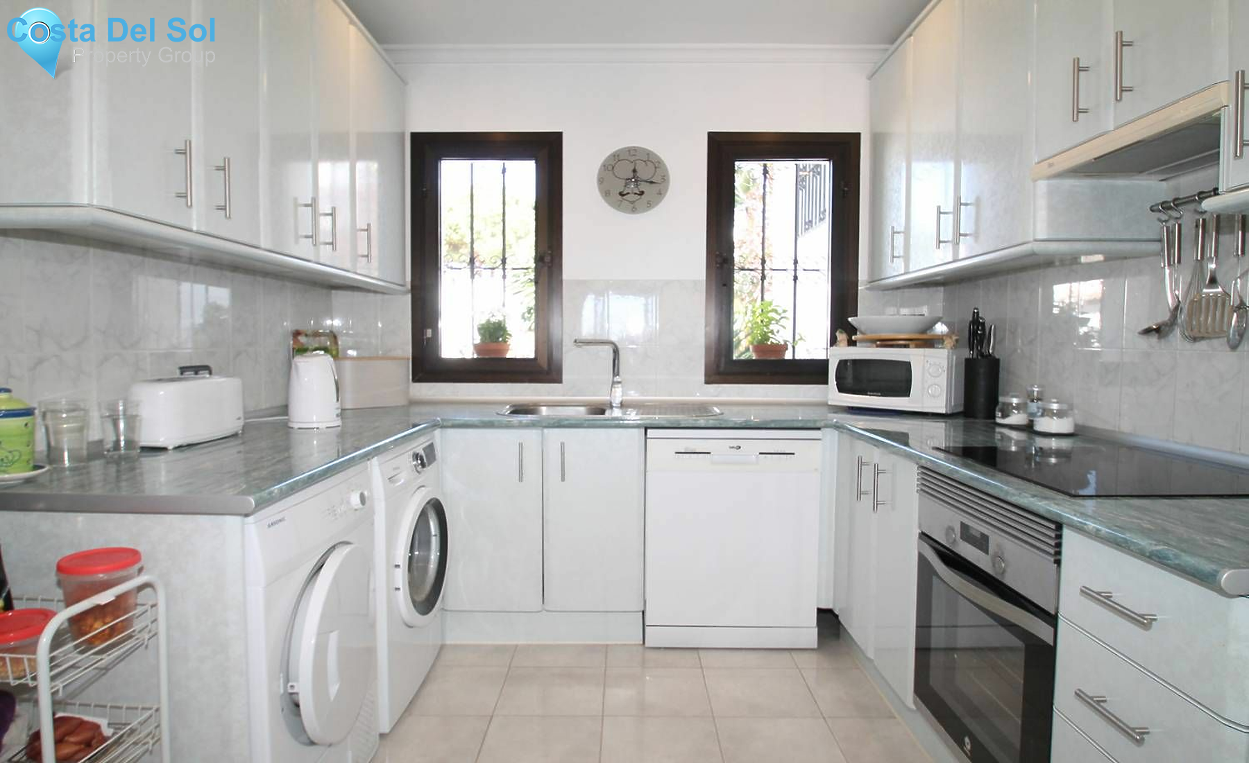 Middle Floor Apartment in The Golden Mile-1393566