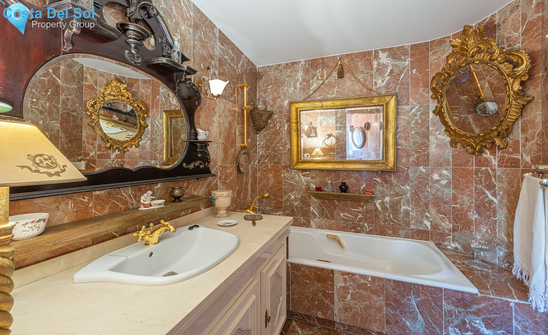 Penthouse in The Golden Mile-1396096