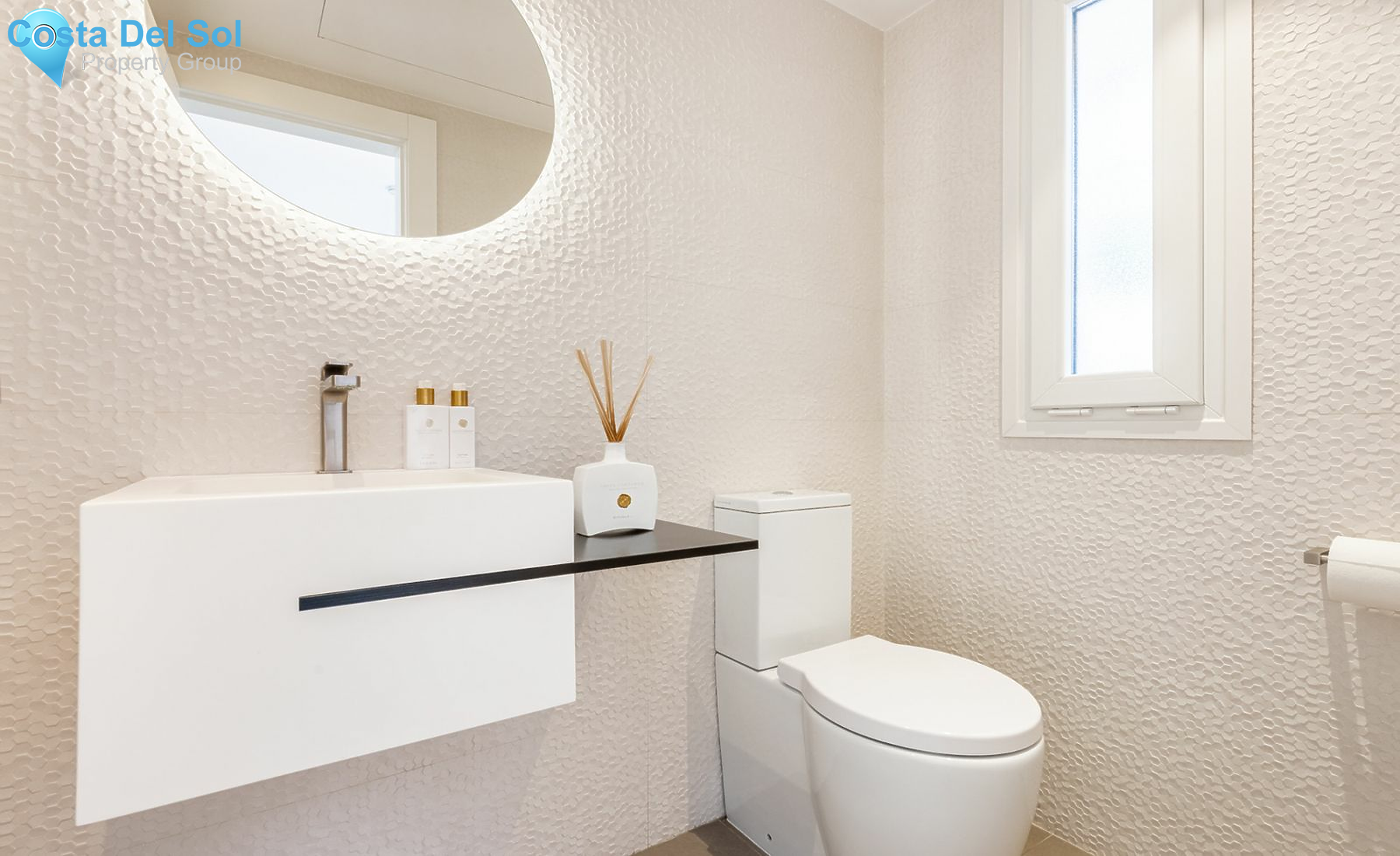 Semi-Detached House in Aloha-1484389