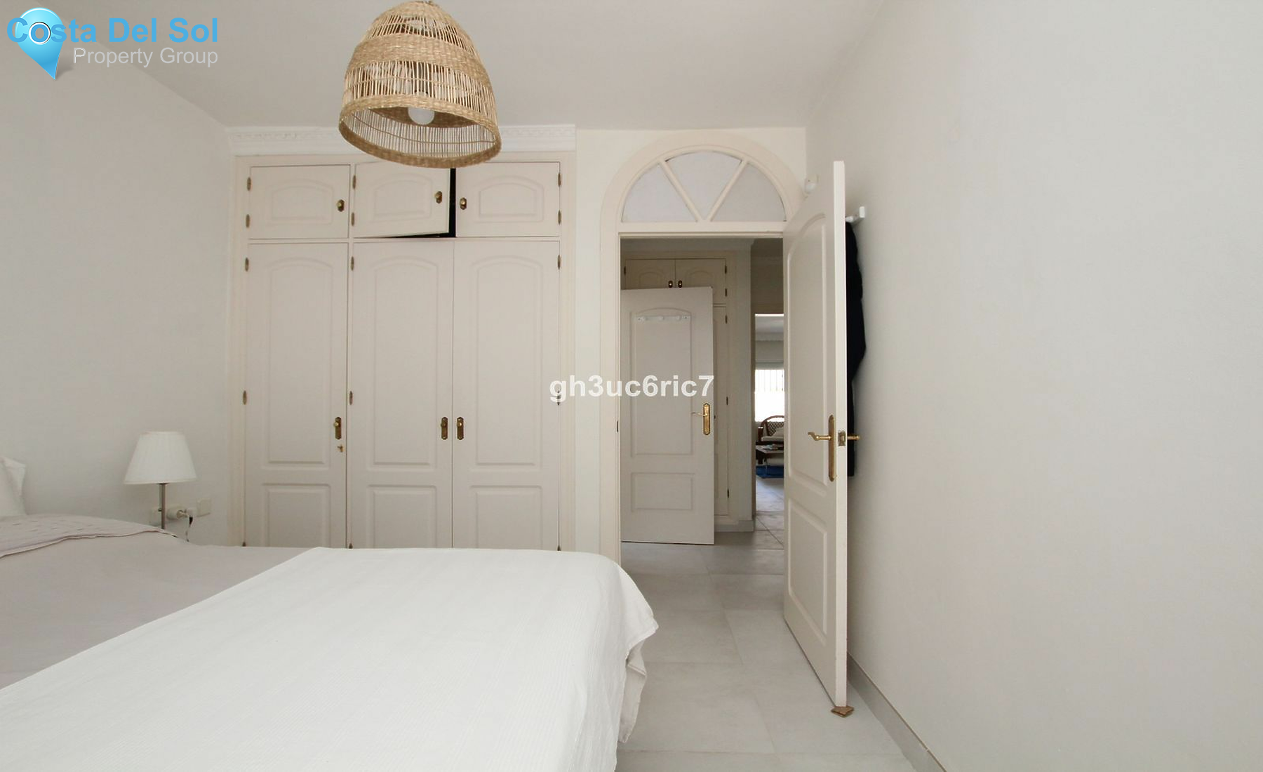 Semi-Detached House in Elviria-1148924