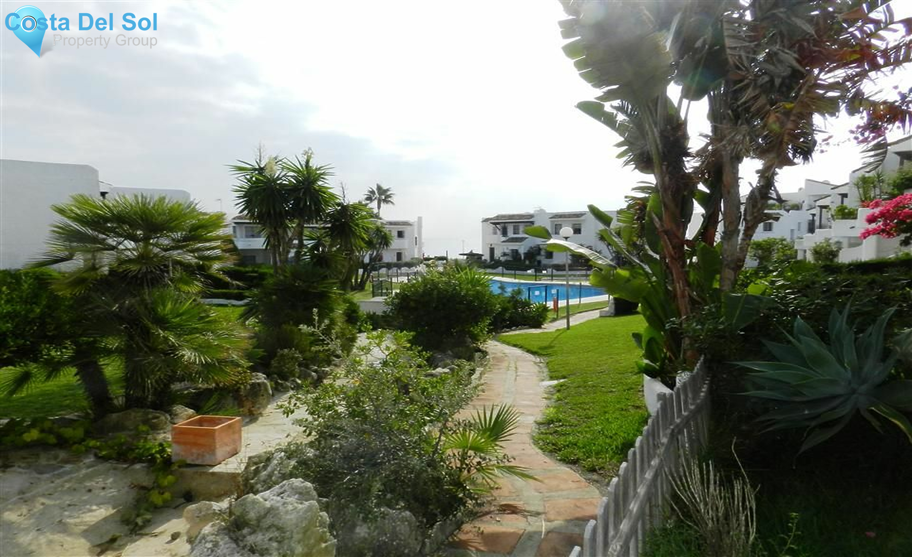 Semi-Detached House in La Duquesa-1213515