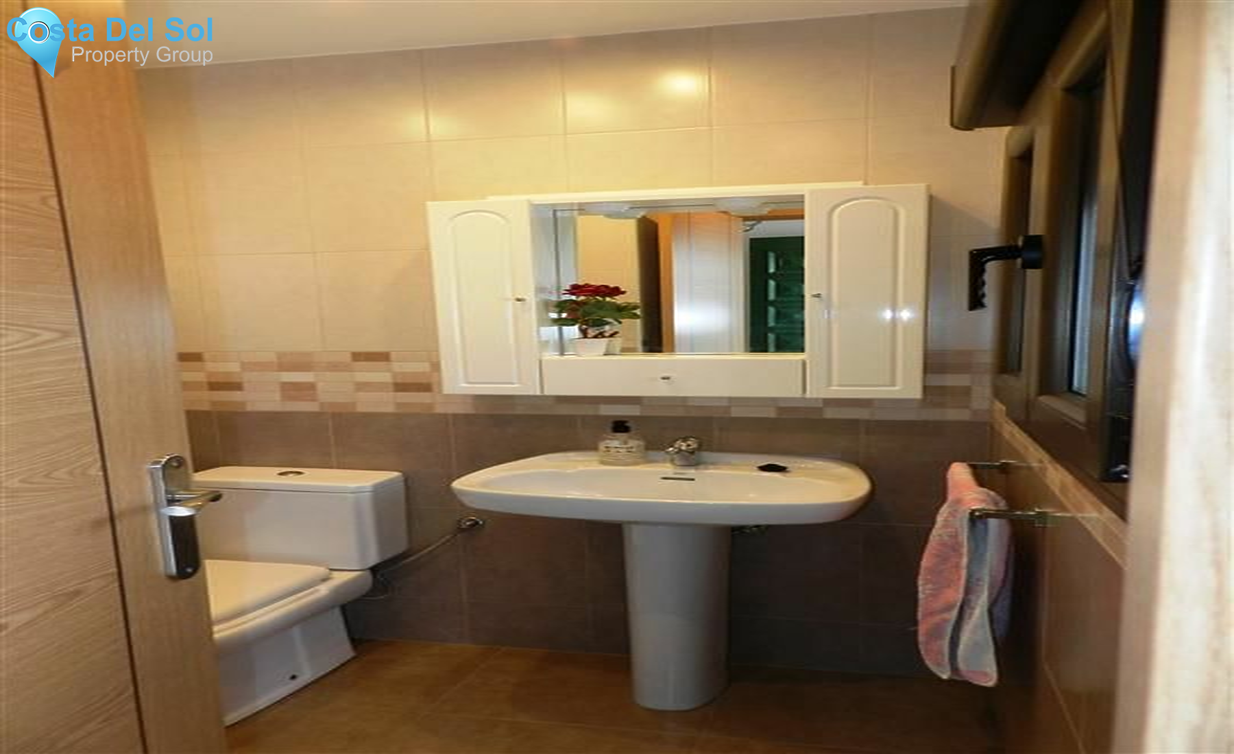 Semi-Detached House in La Duquesa-1213517